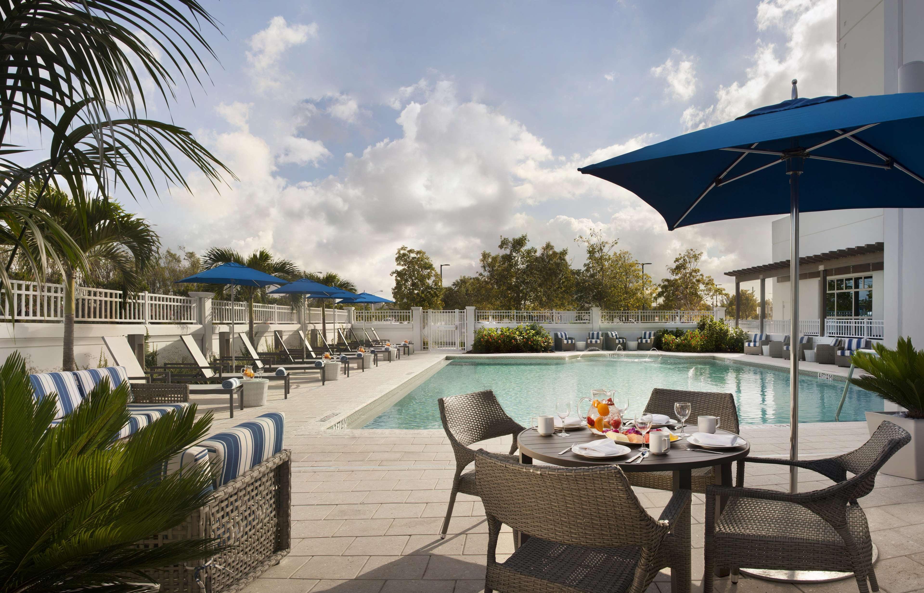 โฮมวูด สวีท บาย ฮิลตัน ไมอามี่ ดอลฟิน มอลล์ Hotel Sweetwater ภายนอก รูปภาพ