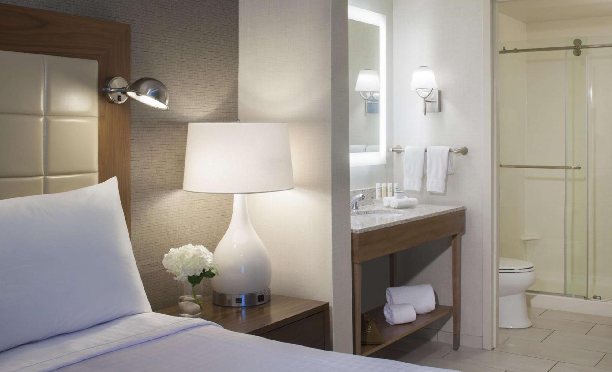 โฮมวูด สวีท บาย ฮิลตัน ไมอามี่ ดอลฟิน มอลล์ Hotel Sweetwater ภายนอก รูปภาพ