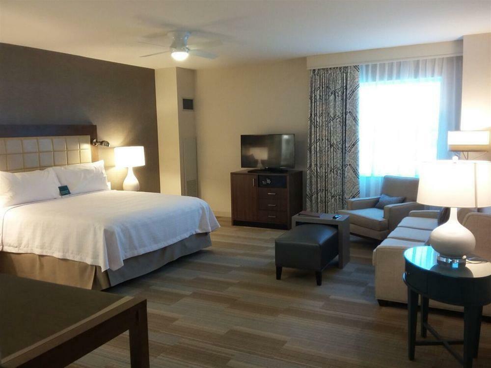 โฮมวูด สวีท บาย ฮิลตัน ไมอามี่ ดอลฟิน มอลล์ Hotel Sweetwater ภายนอก รูปภาพ